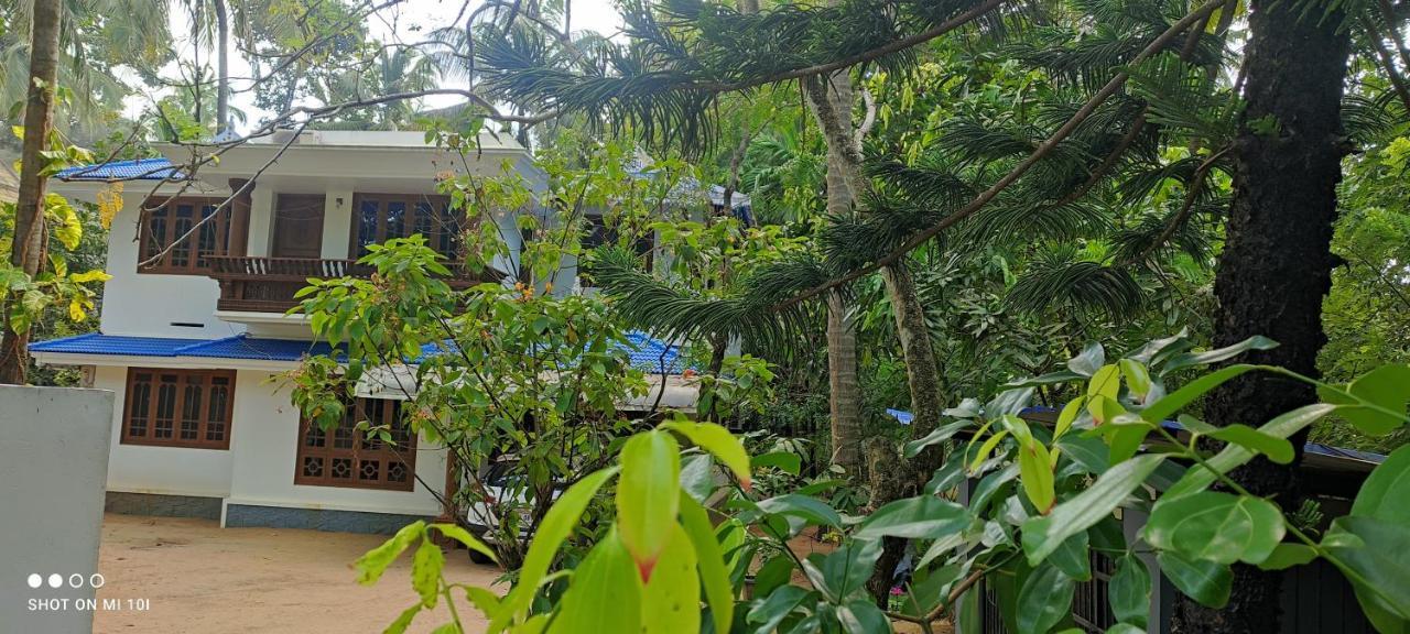 Vyshnavi Home Stay Thanniyam Buitenkant foto